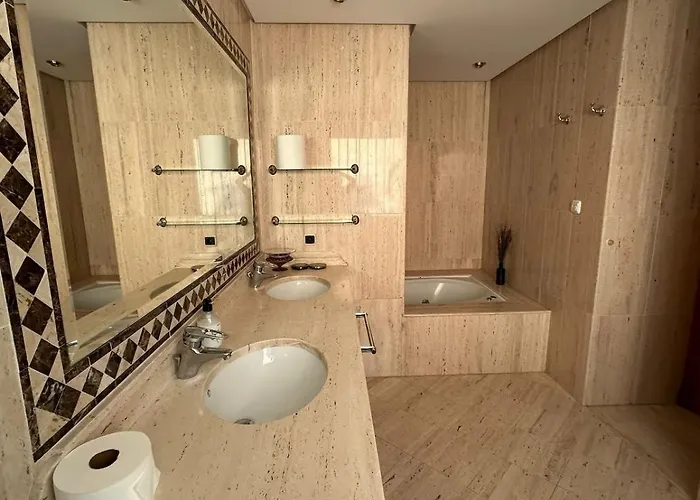 With A Private Pool Вілла Марбелья